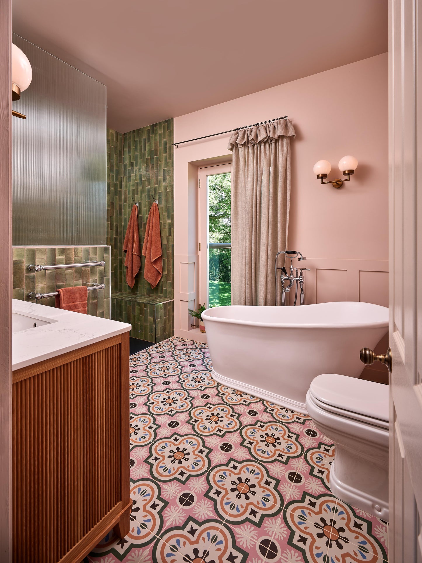 BC Designs Cian 1590mm Polished White Freestanding Bath