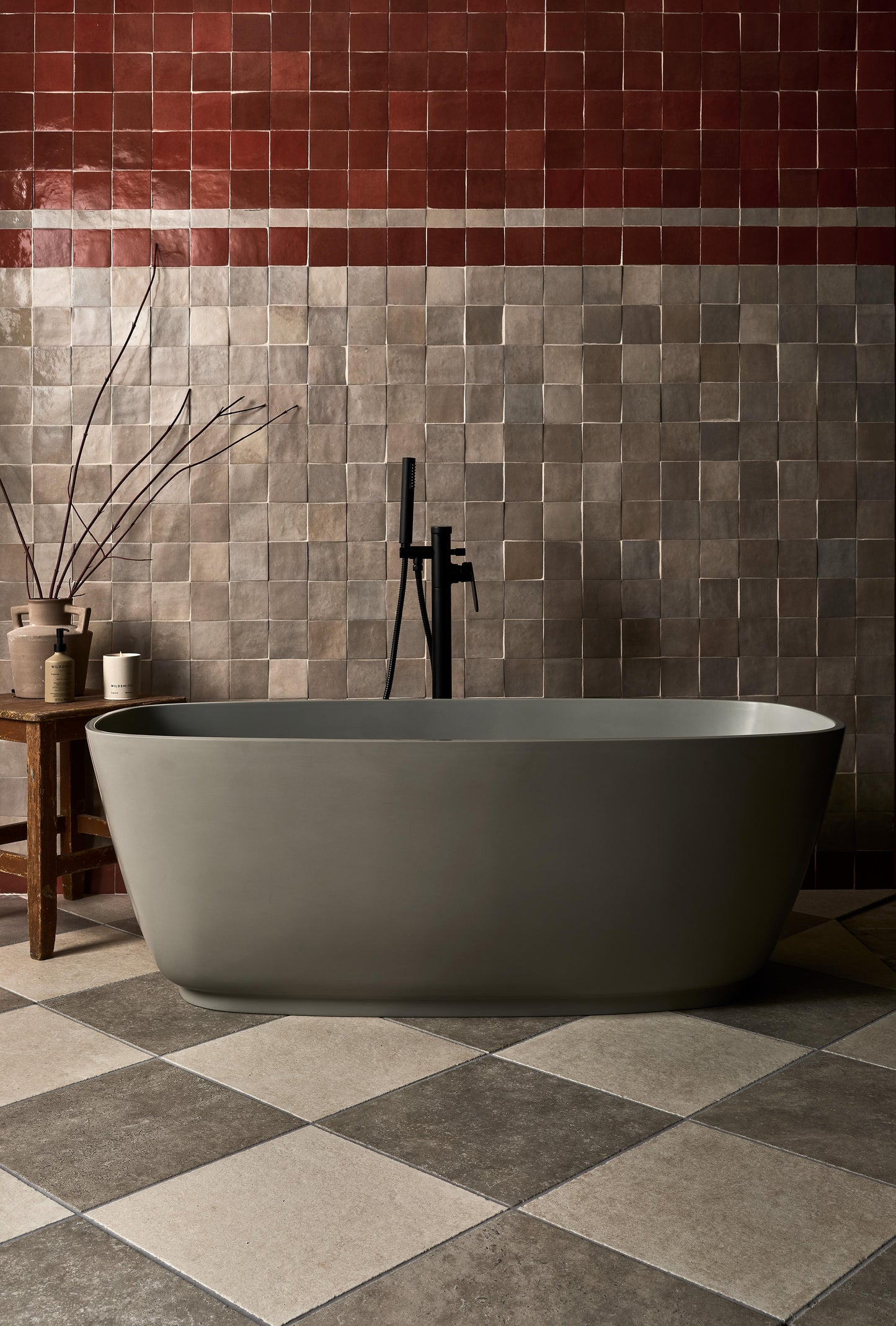 BC Designs Divita 1495mm Polished White Freestanding Bath