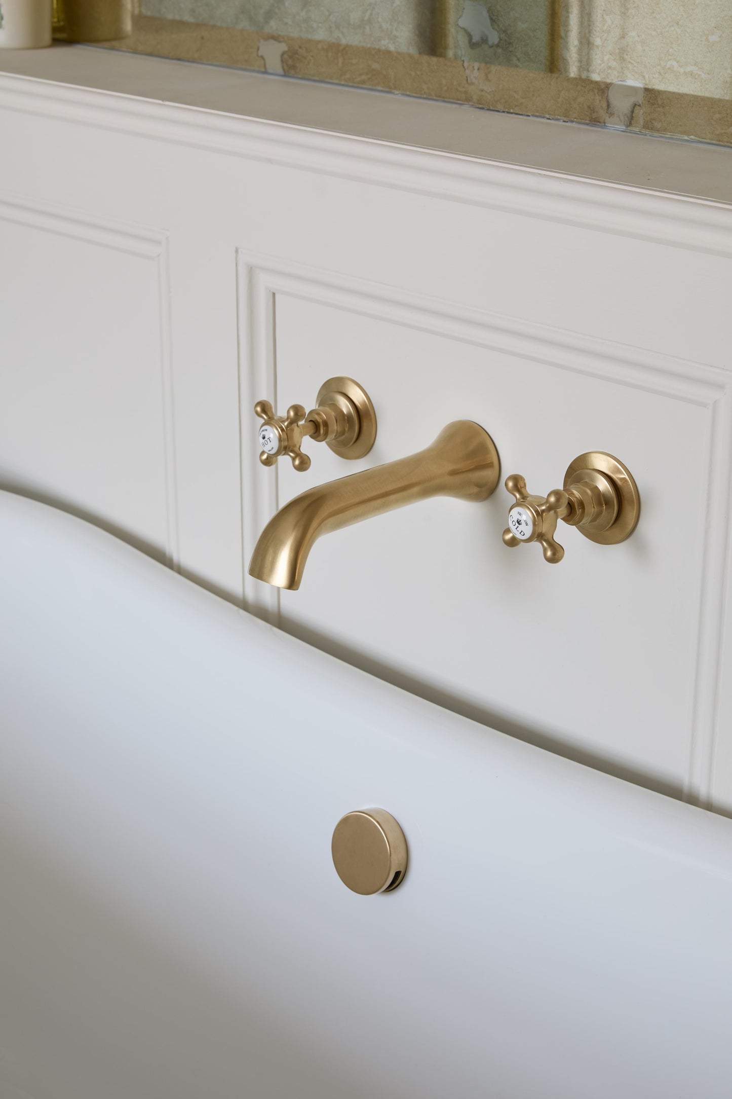 Victrion Wall Mount Crosshead 3 Tap Hole Bath Filler Tap