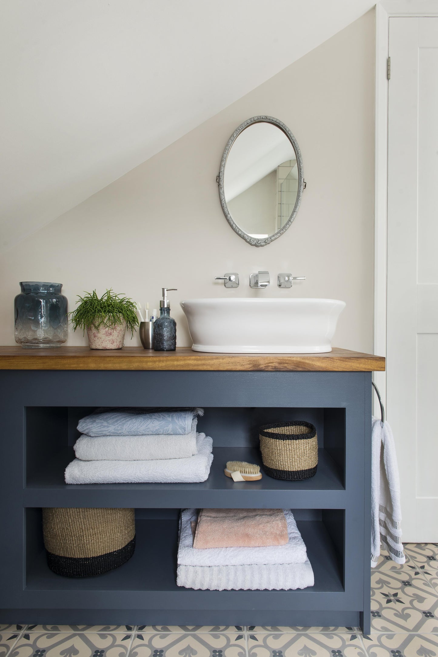 Bampton Soft Square Countertop Basin 535mm x 390mm - No Waste