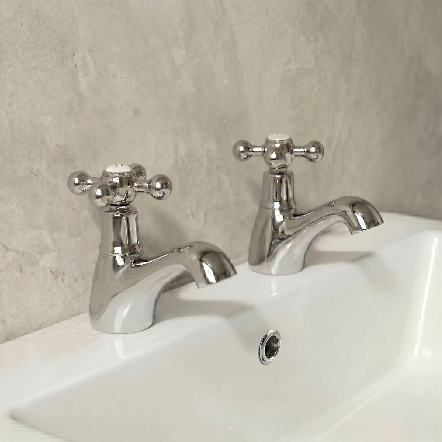 [BT9126] Traditional Bathroom Crosshead Handles Bath Pillar Taps - Chrome - Silo